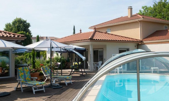 Savigneux Apartment | Studio Savigneux, 1 pièce, 2 personnes - FR-1-496-218