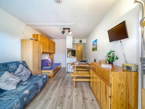 Le Corbier Apartment | Studio Soyouz Vanguard-63 by Interhome