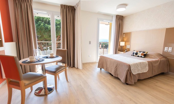 Uzes Apartment | Studio Spacieux Luxe Sans Balcon