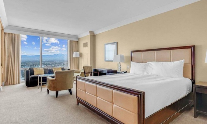 Las Vegas Condo | Studio - Sphere view/strip view! Walking distance to convention center and more.