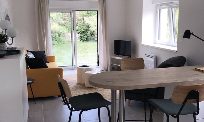 Pont-de-Poitte Apartment | Studio : Superbe vue sur L'ain et le lac de Vouglans