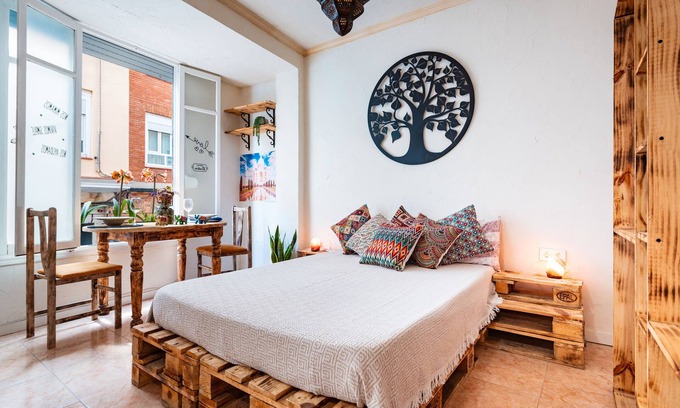 Burriana Apartment | Studio 'Tajmahal Precioso Loft' with Balcony, Wi-Fi and Air Conditioning