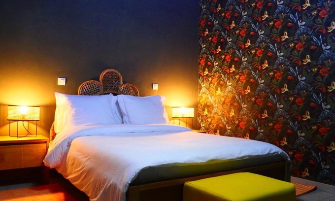 Libreville Apartment | Studio Tropical Jungle-Vue sur Mer/Pied dans l'eau