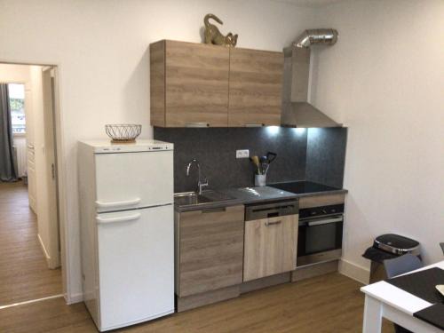 Vic-sur-Cere Apartment | studio Vic 2.4
