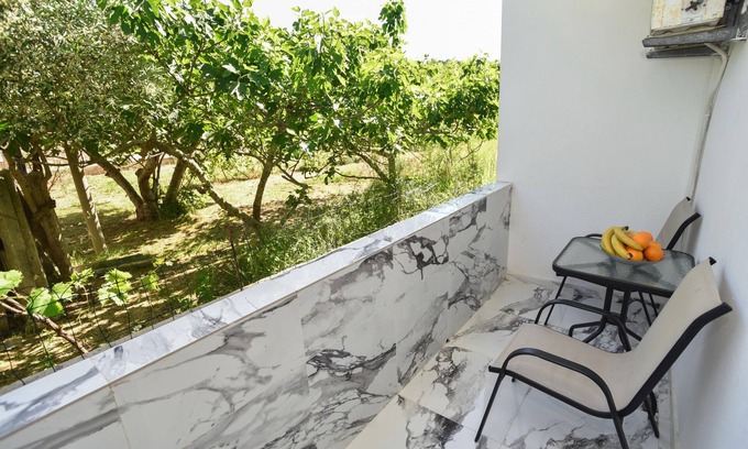 Gjerana Apartment | Studio w Balcony 6 min to Beach in Montenegro