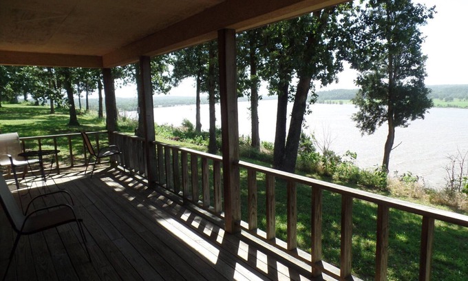 Golconda House | Studio w/Full Kitchen - Ohio River View in the Shawnee