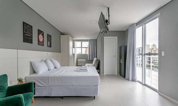 Centro Apartment | Studio with balcony next to Beiramar Shop #HKS26