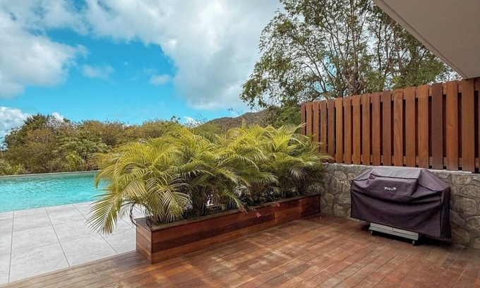 Bellevue Hotel | Studio with direct access to the pool | Villa 6