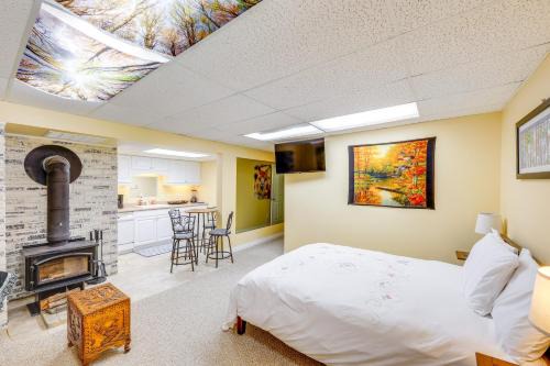 Libby Apartment | Studio with Shared Hot Tub 5 Mi to Logan State Park