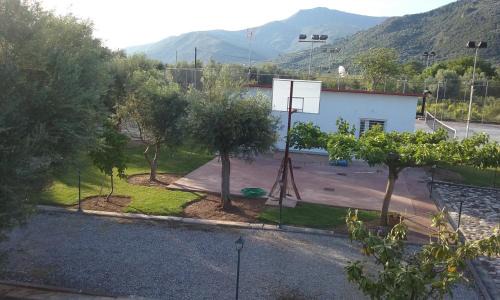 Aigialeia Apartment | STUDIO WITH TENIS COURT AND MINI BASKET