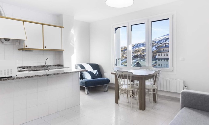 Pas de la Casa Apartment | Studio with Views. 300 mtr from slopes. PAS DE LA CASA. 24