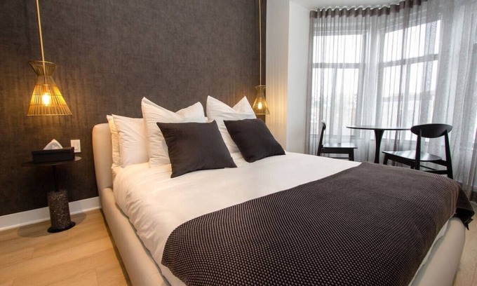 Plateau Mont Royal Apartment | Studio13/Plateau/St-Denis/Terraces/SelfCheck-In/AC