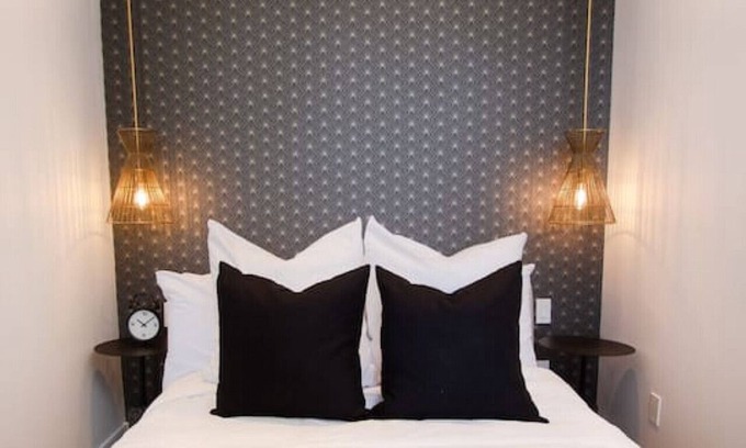 Plateau Mont Royal Apartment | Studio5/Plateau/St-Denis/Terraces/SelfCheck-In/AC