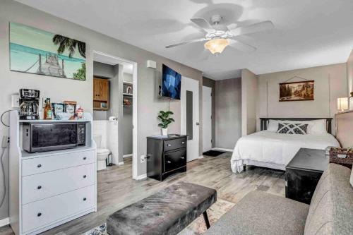 Aurora Apartment | Studiobig Tvfree Wififree Pkgnear Downtown88