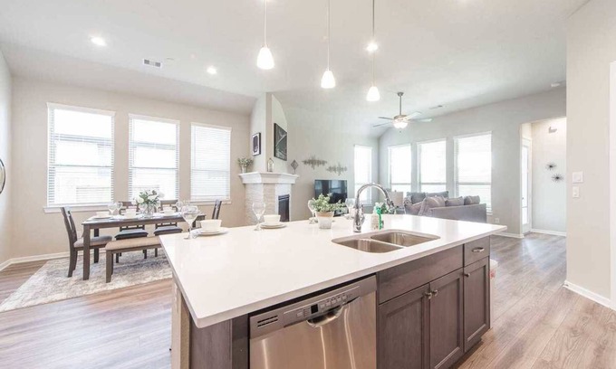 Sienna Plantation House | Stunner of Sienna