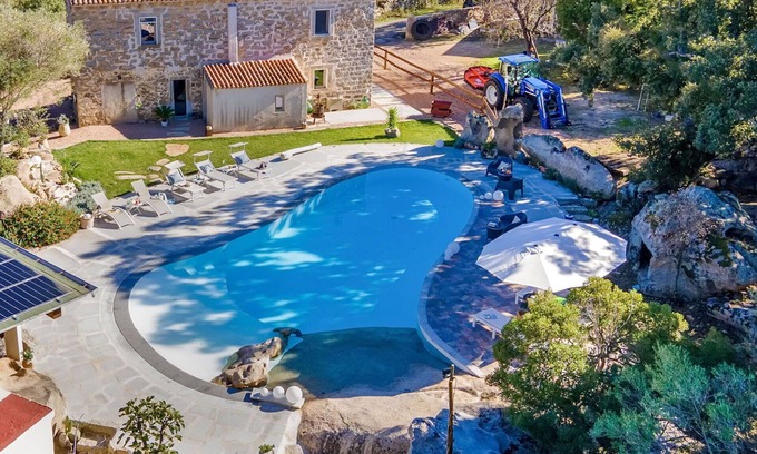 Sant'Antonio di Gallura Villa | Stunning private villa with private pool, WIFI, A/C, TV, patio, pets allowed and parking