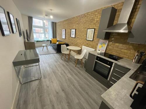 Woking Apartment | Stunning 1 bed central flat