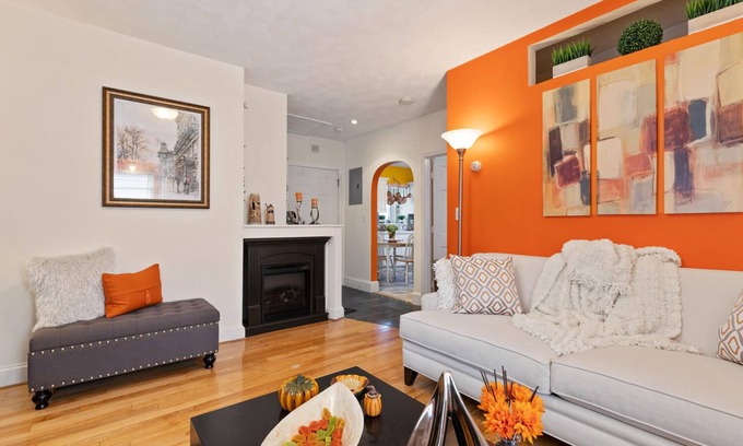 Revere Apartment | Stunning 1 BR-Apt-Oceanview to Revere Beach -3 Train Stop Boston Logan Airport