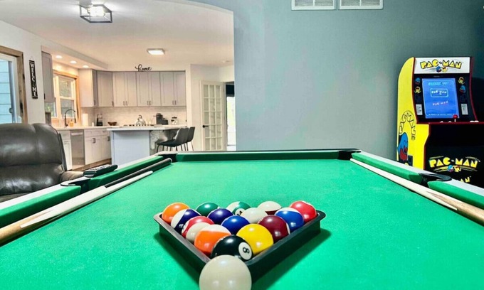 Village of Lakewood House | Stunning 12-person Home ~Game Room~Pet Friendly