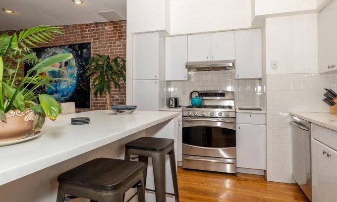 SoHo Apartment | Stunning 1BR in Greenwich SOHO!