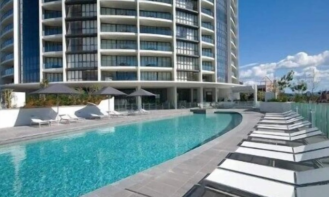 Broadbeach Apartment | Stunning 2 bed 2bath Ocean View in Broadbeach