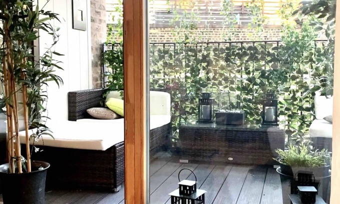 Notting Dale Apartment | Stunning 2-Bed Apt & balcony in Notting Hill