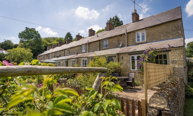 Witney Cottage | Stunning 2 Bed Cottage in Fordwells