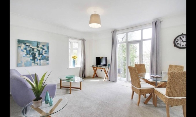 Royal Tunbridge Wells Apartment | Stunning 2-Bed Apartment in Tunbridge Wells