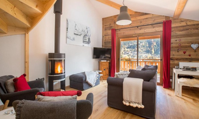 Morzine Apartment | Stunning 2 bedroom duplex, 10 min walk from centre