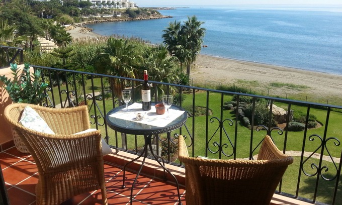 Estepona Apartment | Stunning 2-Bedroom Penthouse (low-rise) Right Beside Beach/Fab Views