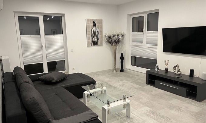 Militari Apartment | Stunning 2-Room Penthouse with Lakeview W11