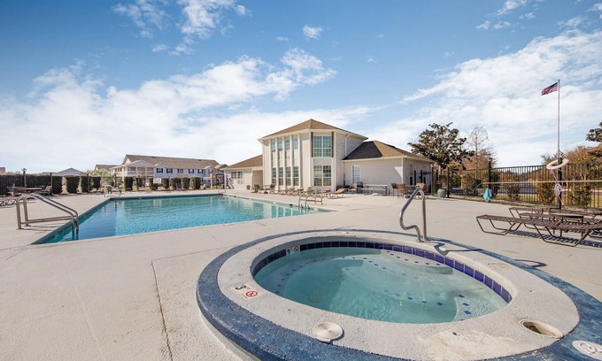 Gulf Shores Apartment | Stunning 2BR Condo | mins to Beach & Sportsplex