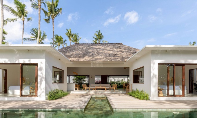 Cemagi Villa | Stunning 2BR Private Villa with Pool walking distance to the beach Pantai Seseh