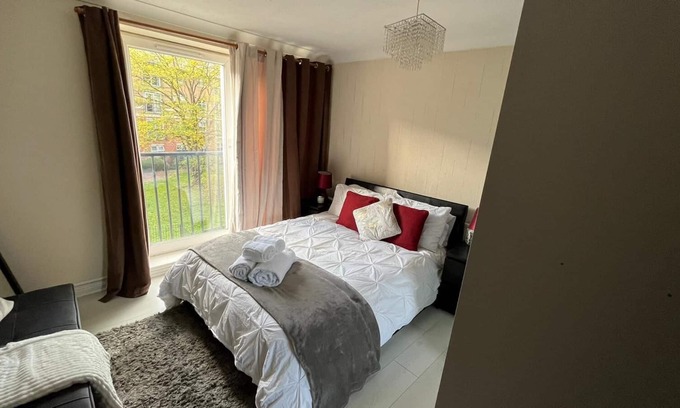 Fairfield Apartment | Stunning 3-Bed Apartment in Croydon