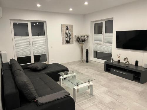 Militari Apartment | Stunning 3-Room Penthouse Lakeview with Terrace