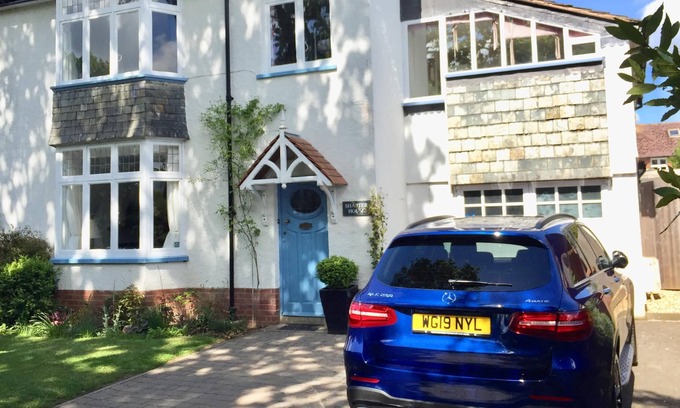 Topsham House | Stunning 4 bed house close Topsham centre, own parking, gardens, quiet location