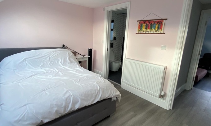 St. Ann's House | Stunning 4BD House w/Large Garden - Finsbury Park!