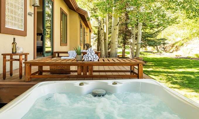 Park Meadows House | Stunning 4BR Townhome with Private Hot Tub, Mountain Views & Close to Ski Resorts!