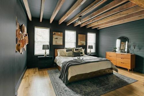 Lancaster House | Stunning 5 BR -Heart of Downtown