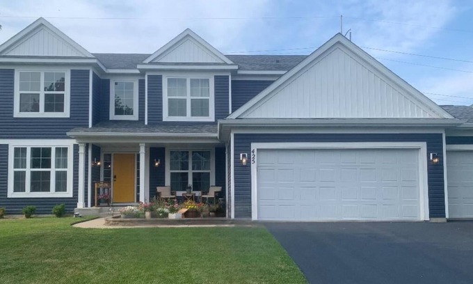 Blaine House | Stunning 5 br home, perfect for families, near 3M Open and NSC