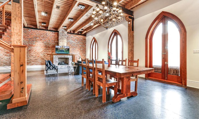 Central Business District House | Stunning 5 BR Urban Oasis Downtown NOLA