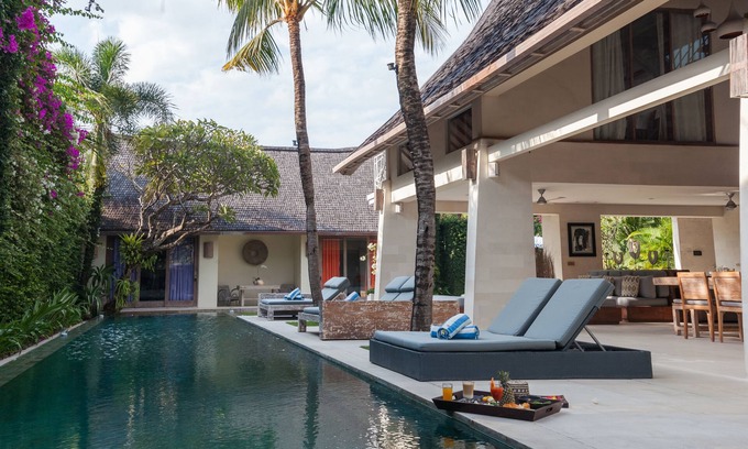 Seminyak Villa | Stunning 6 BR Casa Mateo Villa in Seminyak, Bali - Indonesia