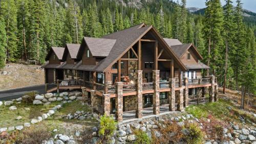 Blue River House | Stunning 6BR Lodge w Beautiful Mt Quandary Views