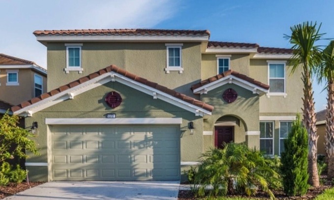 Loughman House | Stunning and Luxury South Facing private Pool Home inside Solterra Resort!
