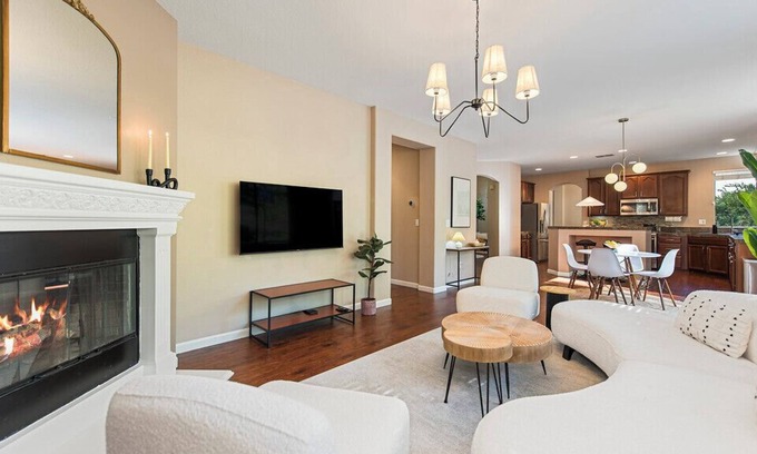 El Dorado Hills House | Stunning and Modern 5-Bedroom House in Prestigious Serrano Community