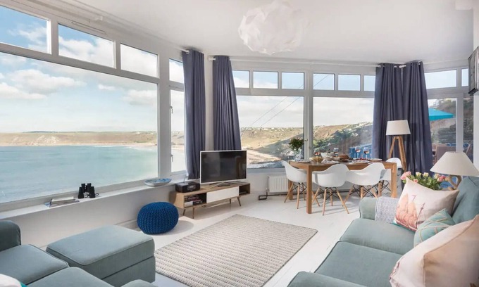 Sennen Cove Apartment | Stunning apartment with panoramic views over Sennen Coven