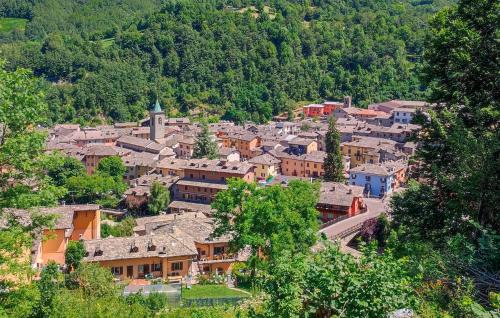 Fiumalbo Apartment | Stunning Apartment In Fiumalbo With Wifi