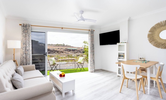 Playa San Juan Apartment | Stunning Beachfront Getaway, Your Perfect Retreat, Wifi, Garage, Sunset !