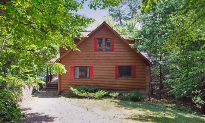 Spooner House | Stunning Cabin on Big McKenzie