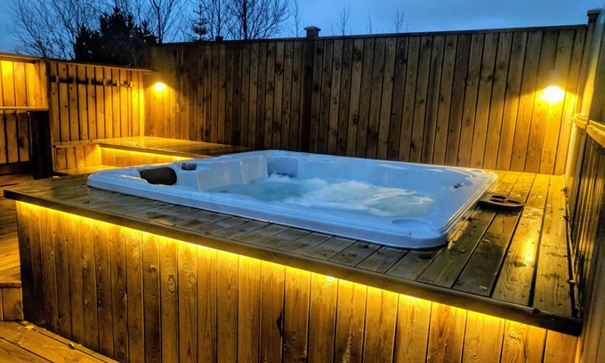 Selfoss Cabin | Stunning cabin with hot tub, fire place, projector & magical surroundings